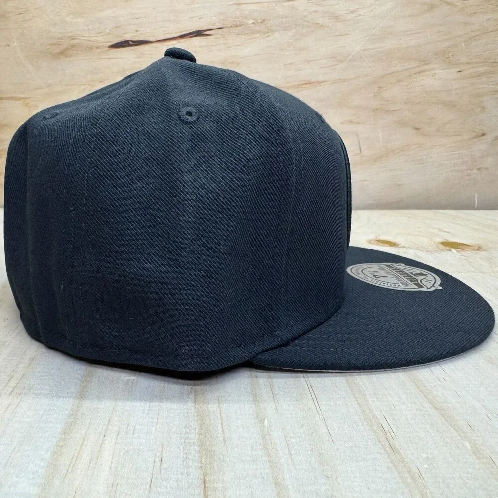 NEW Buffalo Sabres Mitchell Ness Liberty Fitted Cap Hat All Black Sz 7 1/4